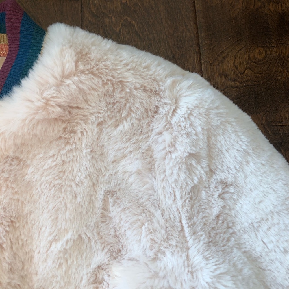 Spiritual Gangster | White Furry Cropped Jacket - Picture 2 of 5